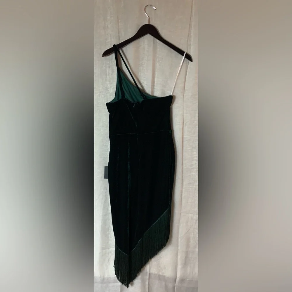 Lulus stunning dark